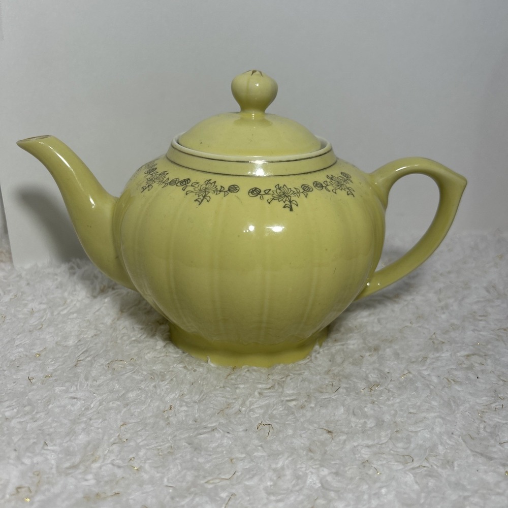 Vintage Pearl China Co Yellow Tea Pot 22k Gold Trim approx 2-3 Cups
